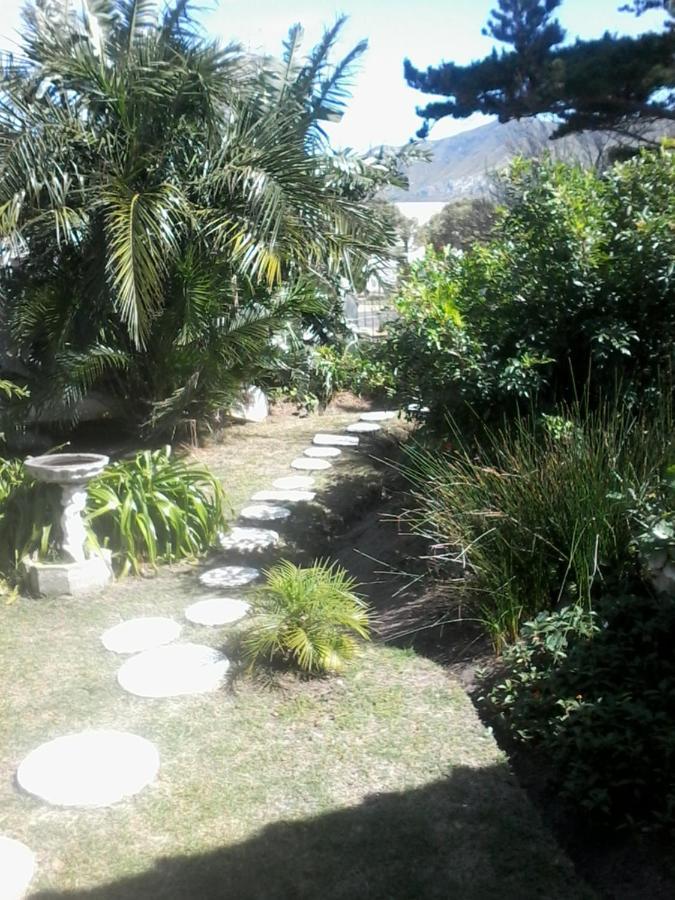 40 On Main Self Catering Apartamento Hermanus Exterior foto